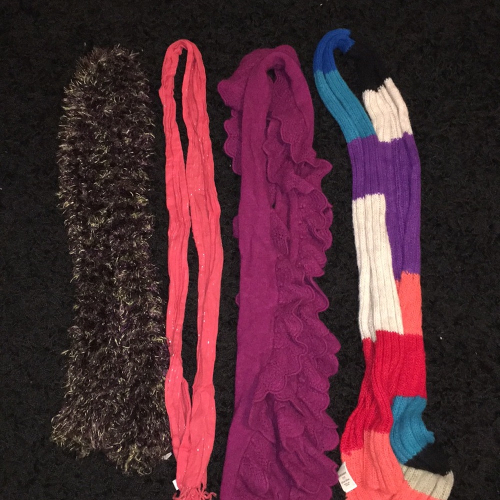 Set of 4 scarfs